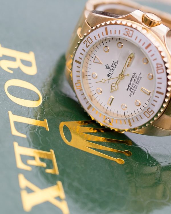 wristwatch, watch, time-6730016.jpg
